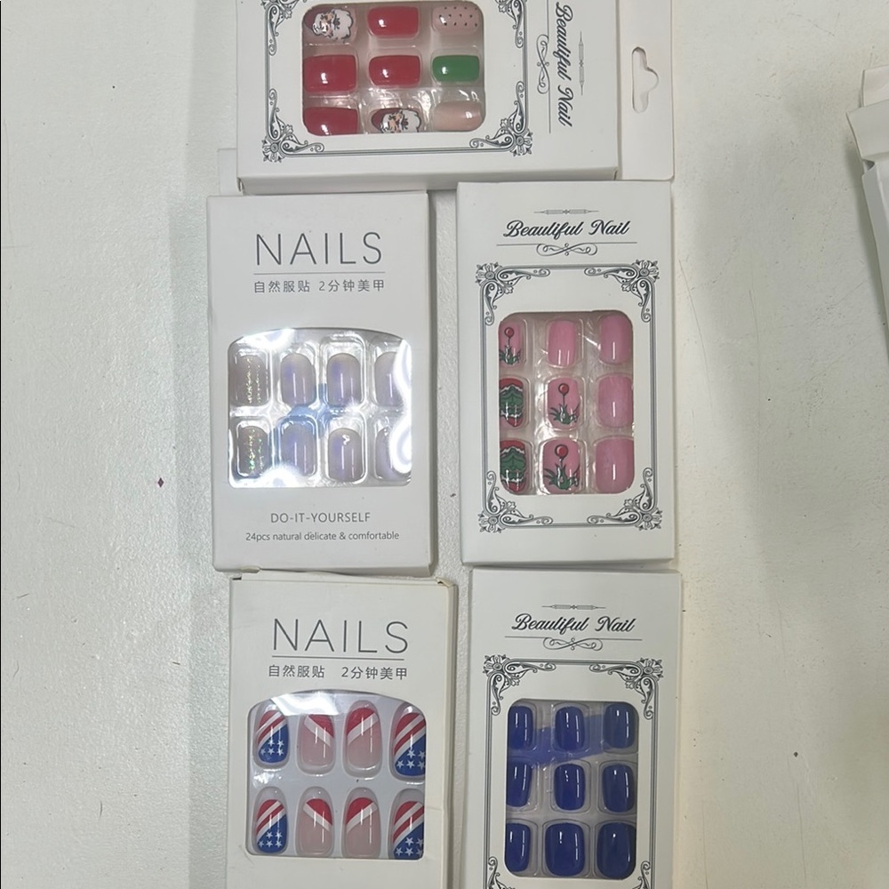 Lot of Fake Press On or Glue Nails & Nail Art & Tips - Picture 7 of 8